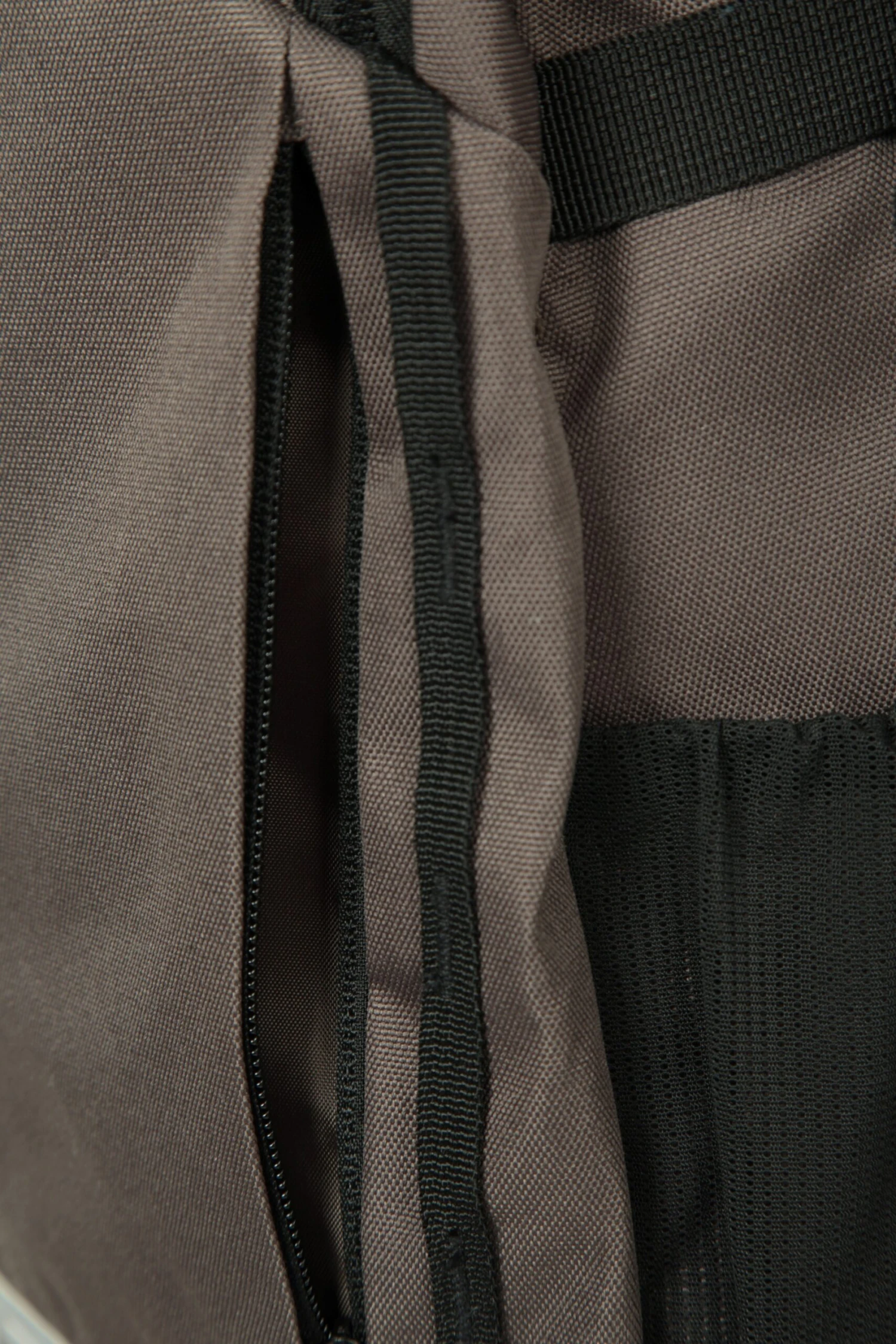 Mountain Warehouse Buzzard 23L Backpack 11 Mountain Warehouse Buzzard 23L Backpack - Image 9