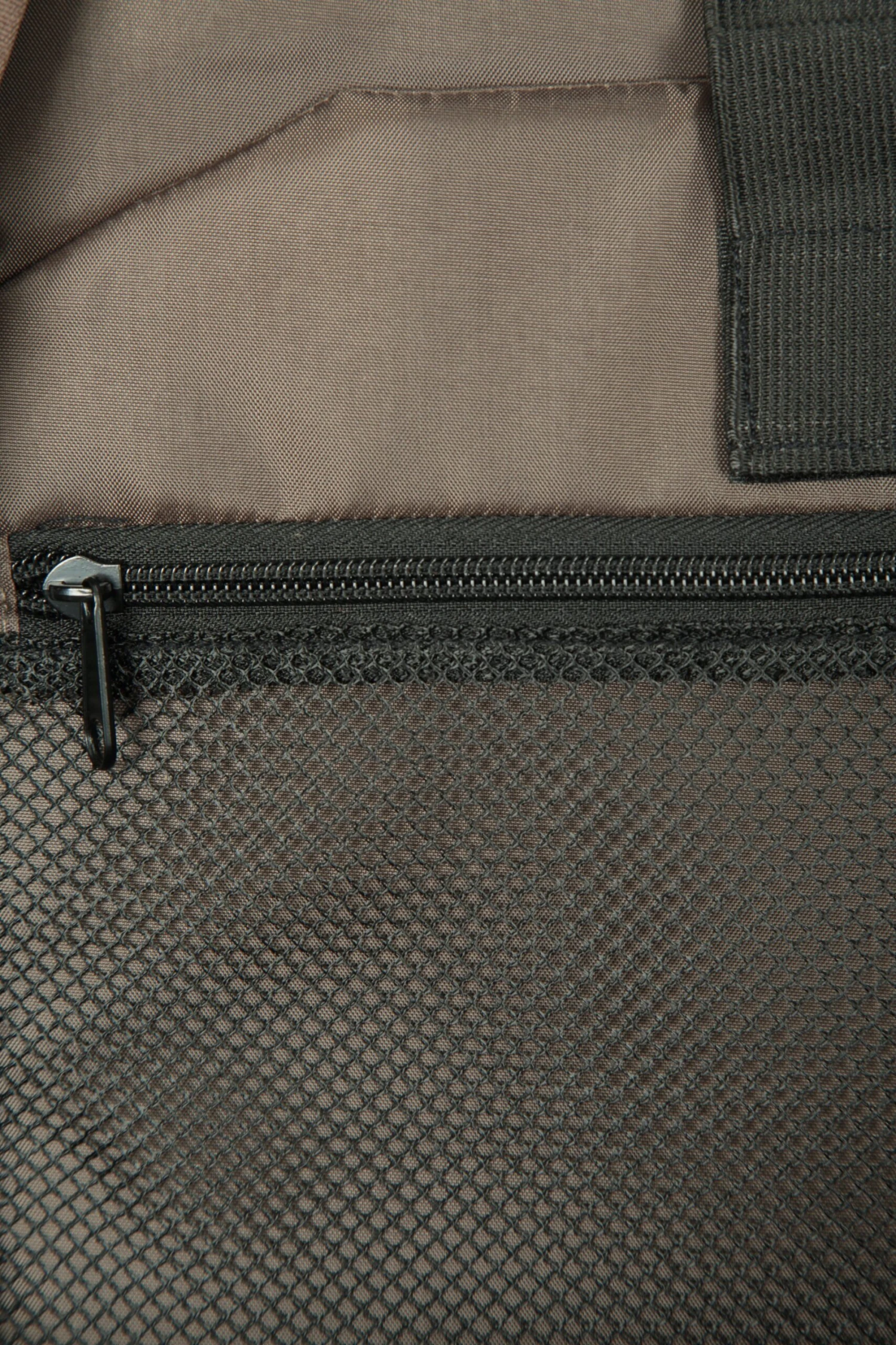 Mountain Warehouse Buzzard 23L Backpack 12 Mountain Warehouse Buzzard 23L Backpack - Image 10