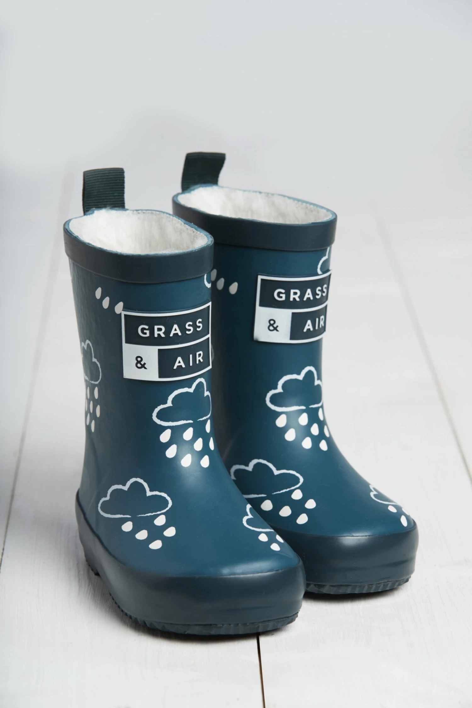 Kids Colour Changing Winter Wellies 8 Kids Colour Changing Winter Wellies - Image 6