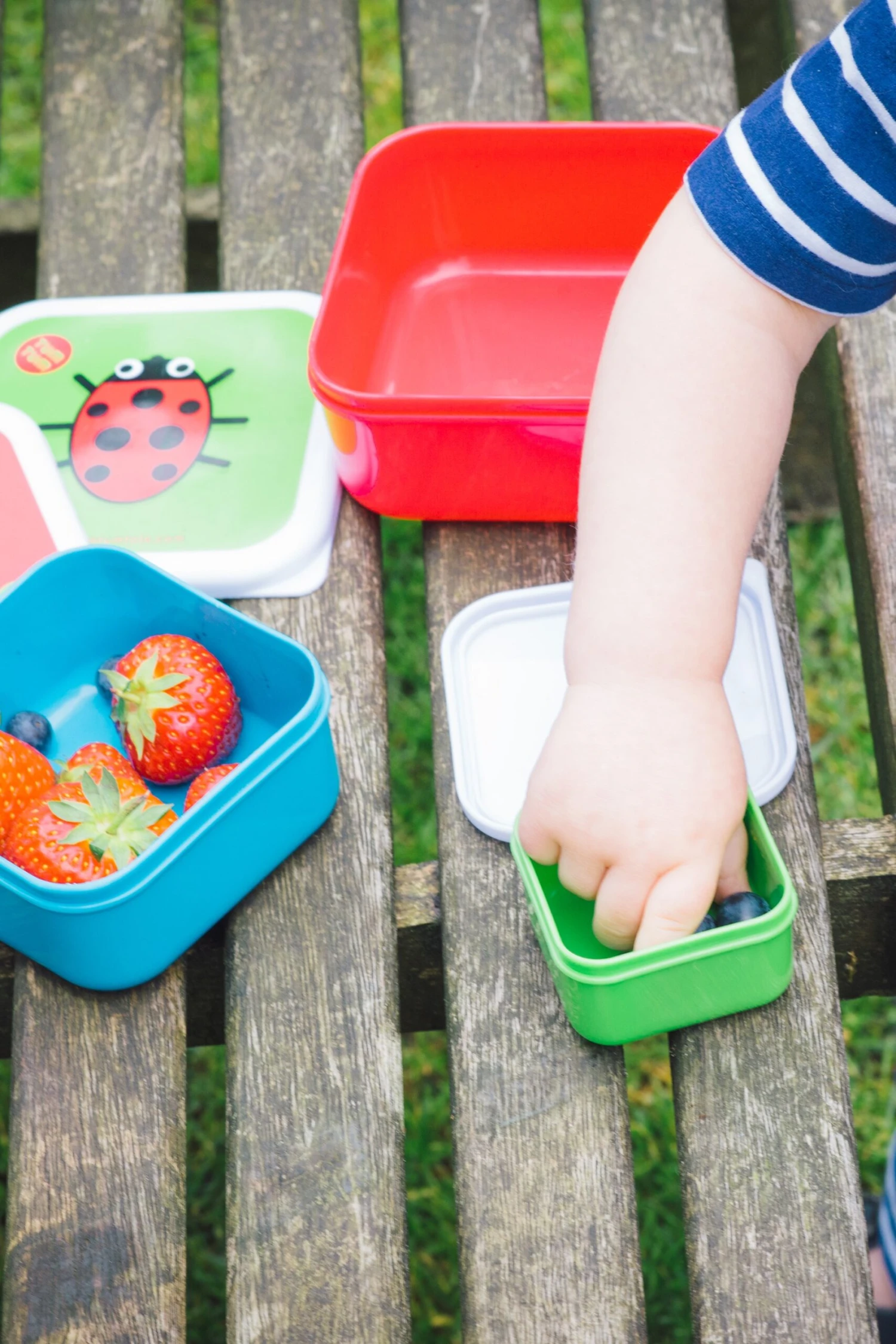 Set Of 4 Nesting Snack Pots For Kids 6 Set Of 4 Nesting Snack Pots For Kids - Image 4